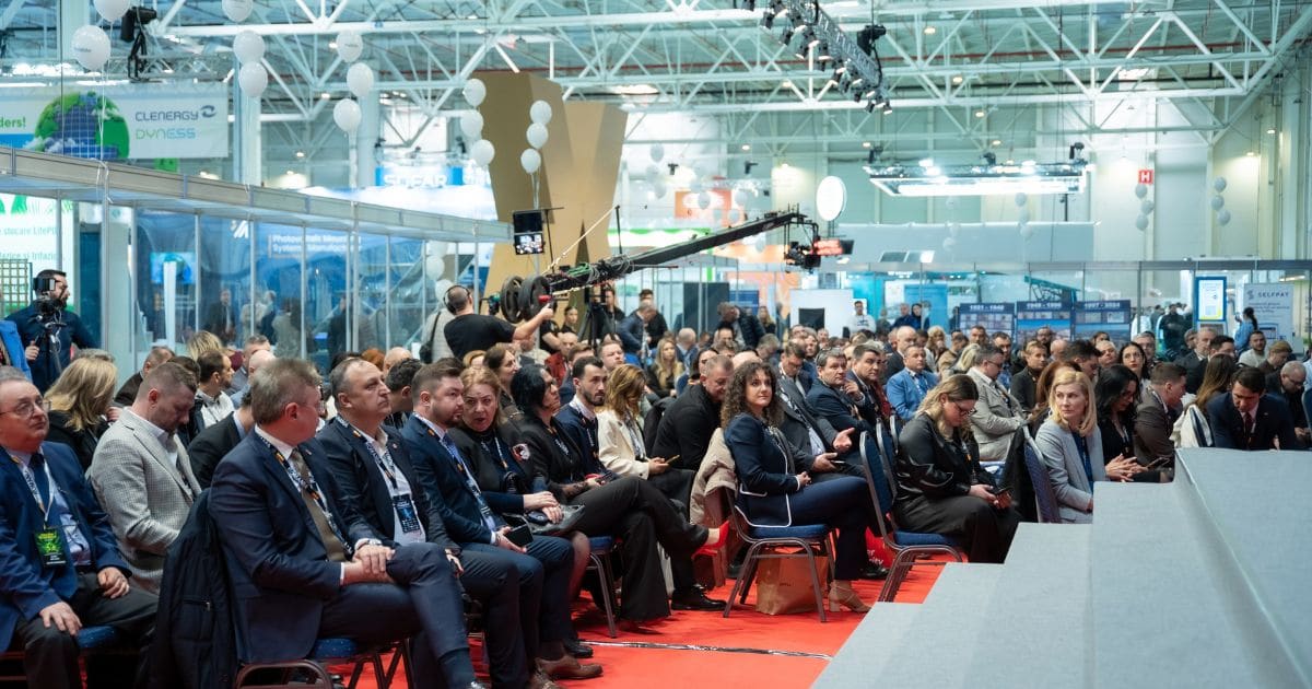 Full hall at Congresul Primarilor, participants in rows, side view towards the stage.