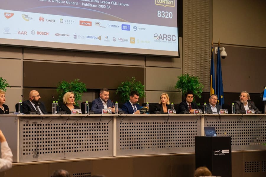 Prezidiu cu mai mulți vorbitori, la o ediție anterioară ROPAT.